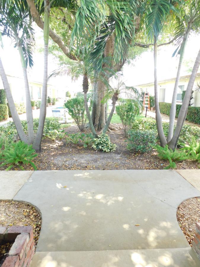 The Grove Beach Condominiums Delray Beach Exterior photo