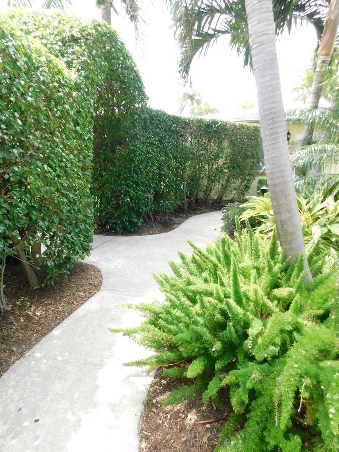 The Grove Beach Condominiums Delray Beach Exterior photo